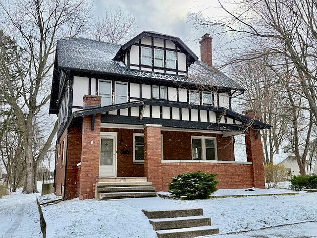 1st image of 711 Chestnut St
