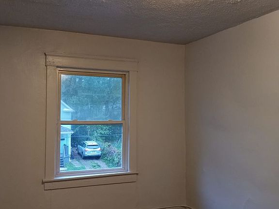 5th image of 167 Chittenden St APT 2
