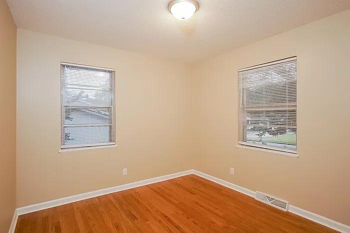 10007 Camille Dr SE — Photo 11