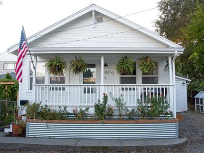 209 1/2 W 5th Pl, The Dalles, OR, 97058