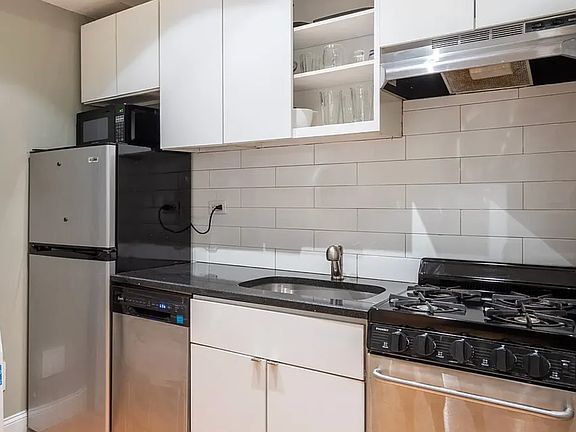 4th image of 18 Avenue A #4I