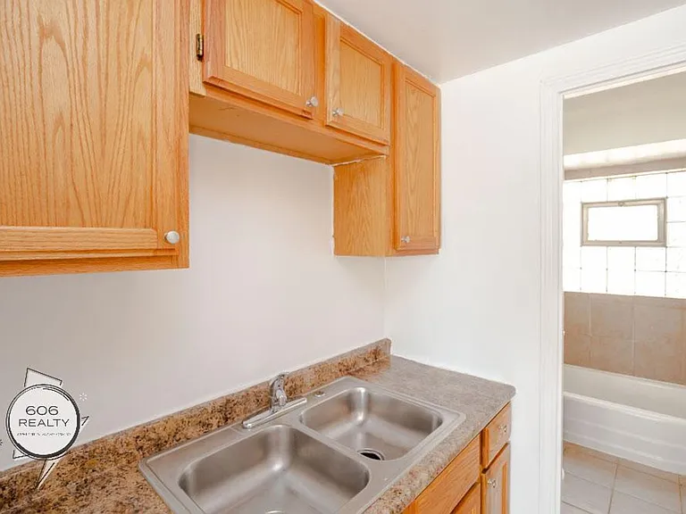 3443 S Central Ave #6 — Photo 3