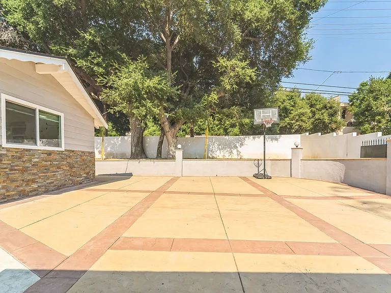21366 Rios St — Photo 19