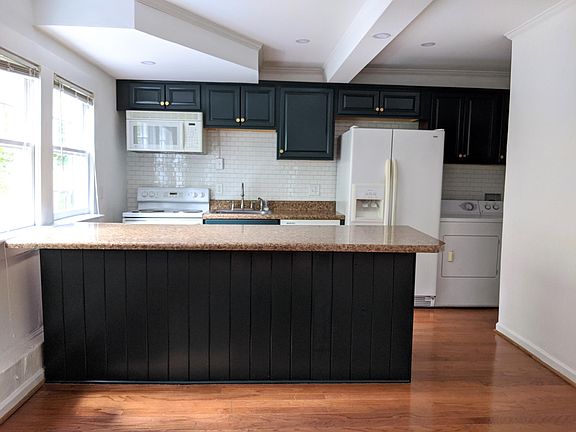 Kitchen with bar seating