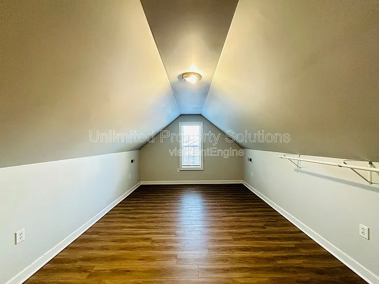 5244 Christian Dr — Photo 14