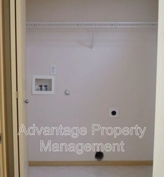739 Jackson St W #4 — Photo 13
