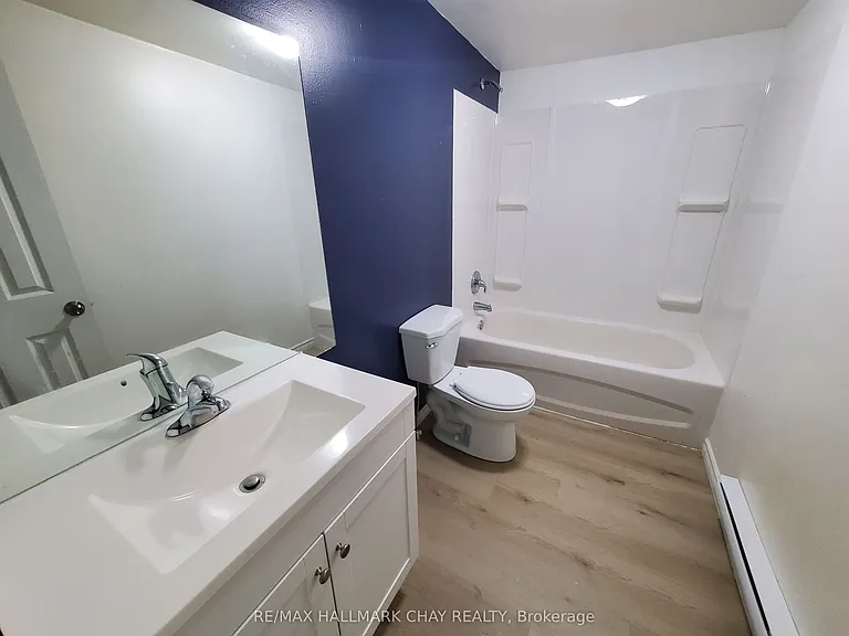 58 Queen St W #6 — Photo 7
