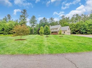 27 Hawthorne Ln, Mansfield, CT 06250