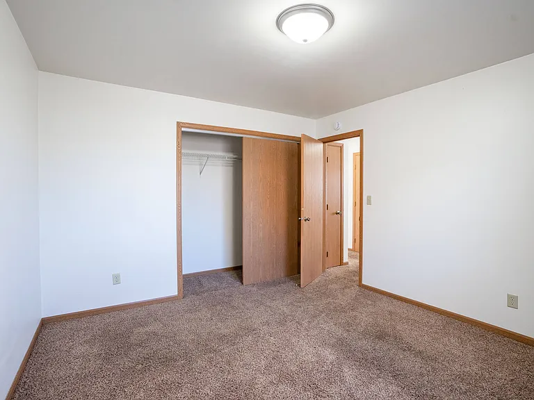 Fargo, ND Birchwood 2 Apartments | 21A | Bedroom