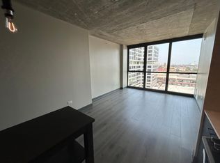 224 N Ada St #824, Chicago, IL 60607