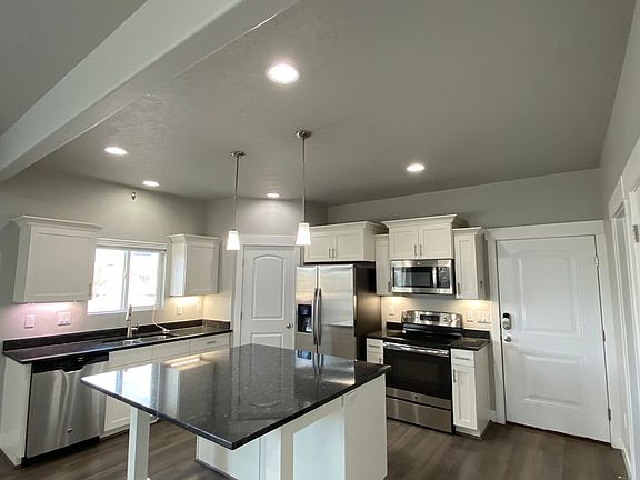 4th image of 3809 E Cunninghill Dr
