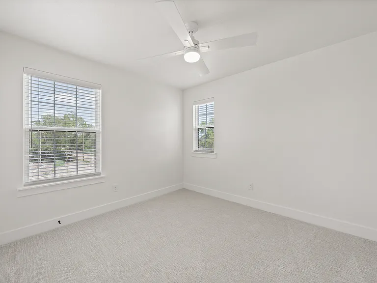 5811 S 31st St #605 — Photo 20