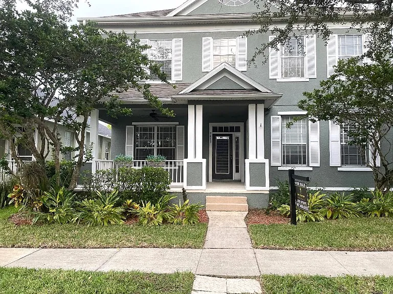 3813 Goldenglow Dr — Photo 1