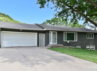 1060 Glen Echo Ln, Winona, MN 55987