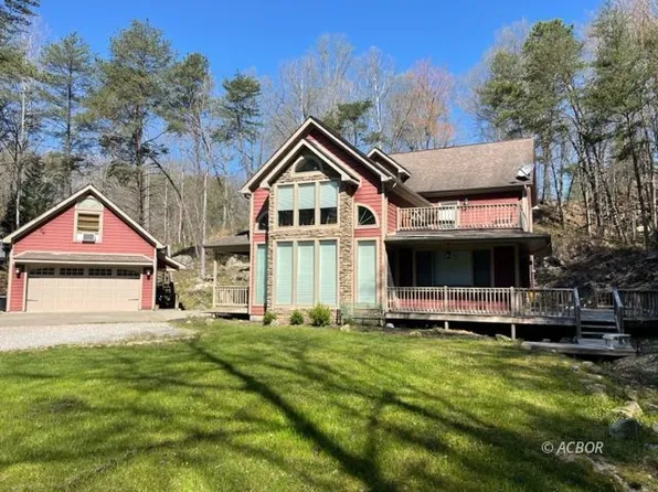 452 Lake Katherine Rd, Jackson, OH 45640