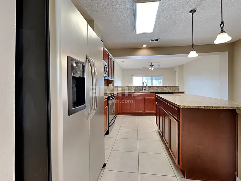 475 Hefferon Dr — Photo 4