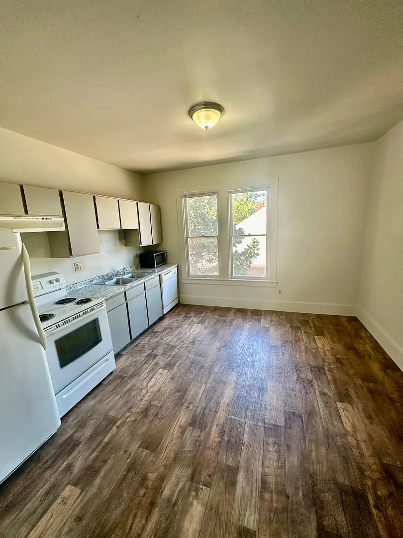 1715 11th Avenue — Photo 3