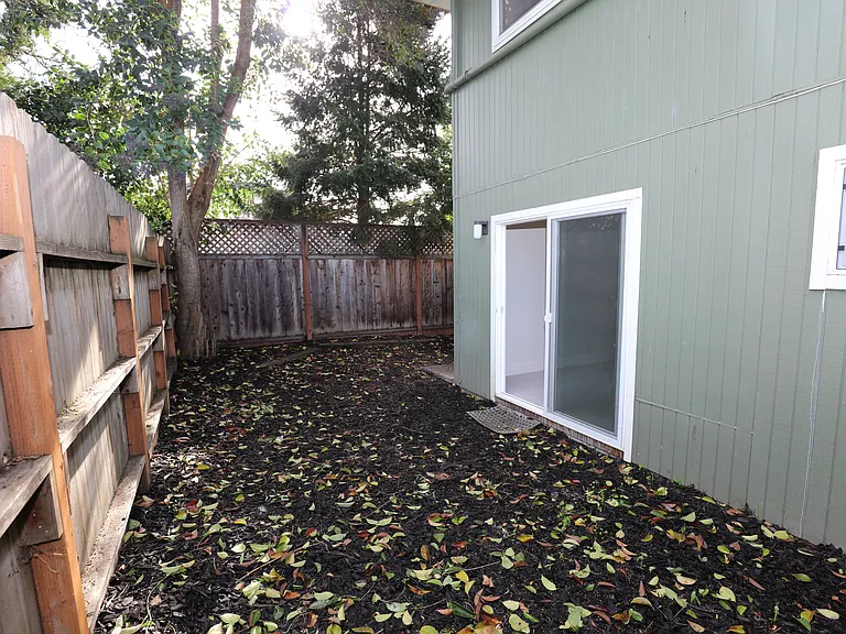 The Grove Apartments — Photo 15