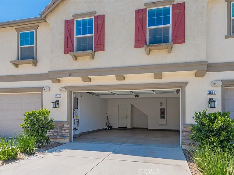 3977 E Huntington St — Photo 22