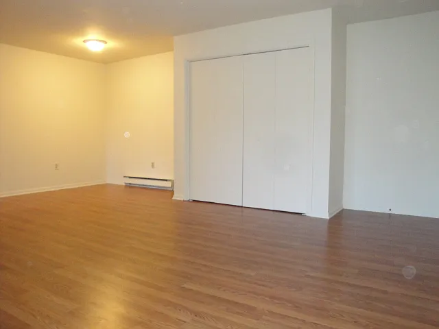 305 Thomas Dr #8 — Photo 7