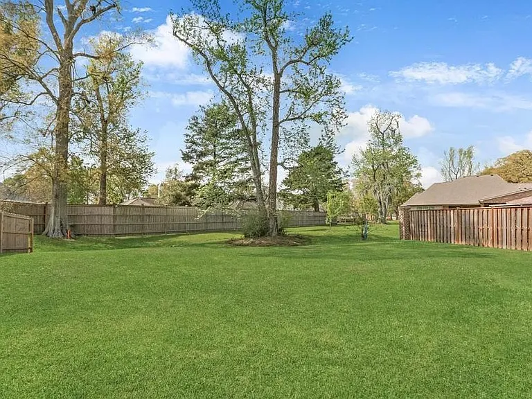 39394 Legacy Lake Dr — Photo 15