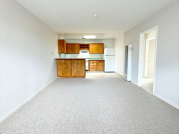 4th image of 2845 Golden Gate Ave APT 9