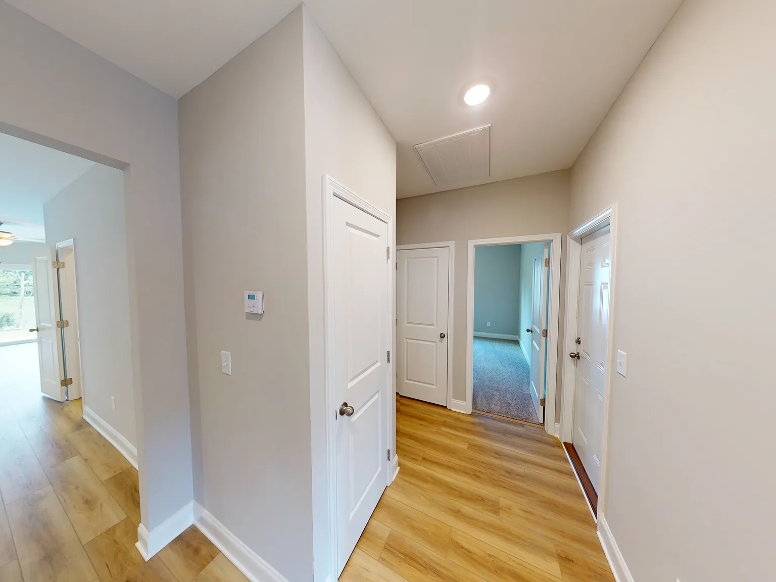 Midtown Oaks 16 — Photo 4