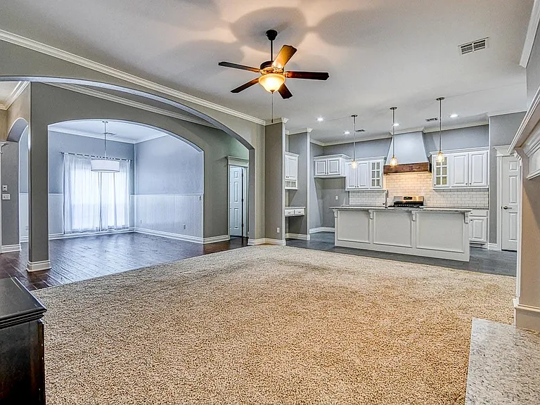 19208 Greenery Ln — Photo 11
