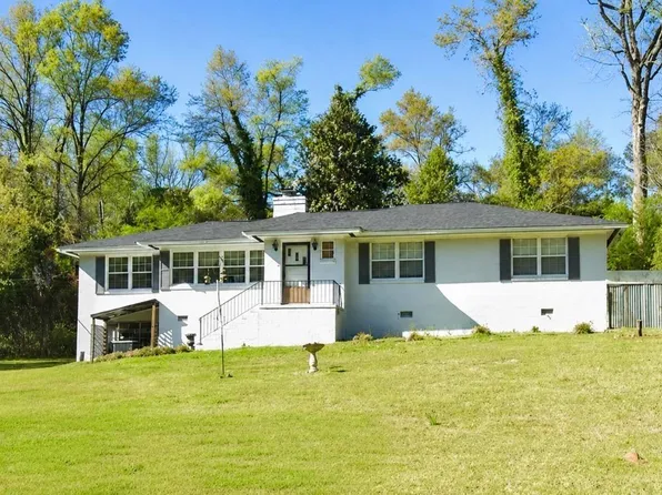 1080 Ridgeway Dr, Alexander City, AL 35010