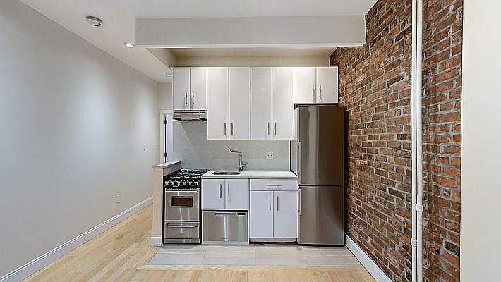 1st image of 11 Stanton St #5CD