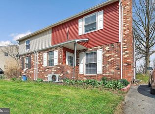 557 Staufer Ct, Mount Joy, PA 17552