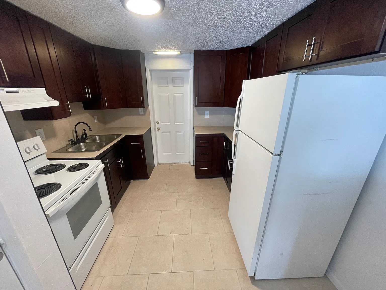 2 bed, 700 sqft, $1,550 — Photo 4