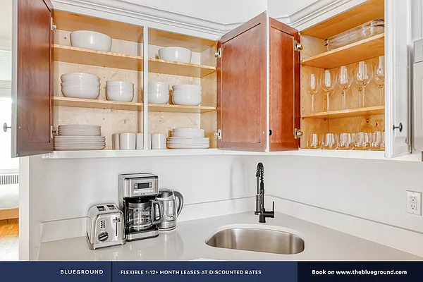 Rented by The Blueground | media 30