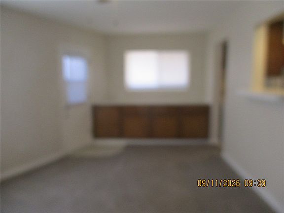 4th image of 1772 Riverside Dr