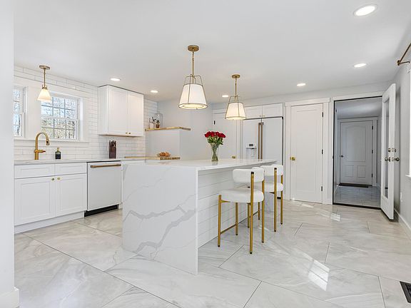 5th image of 259 Falmouth Road