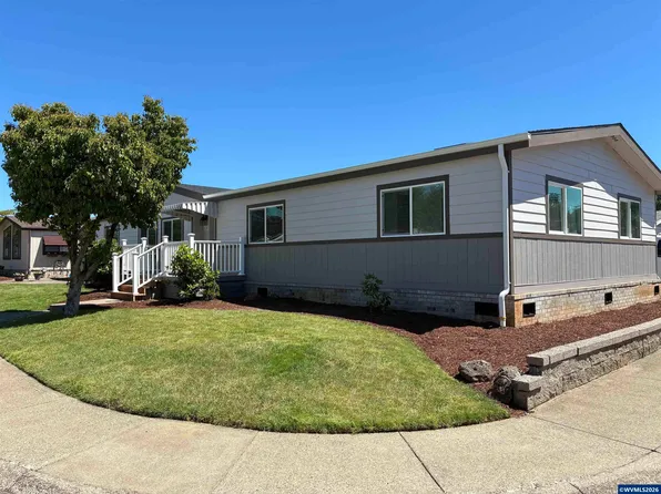 2120 Robins Ln SE, Salem, OR 97306