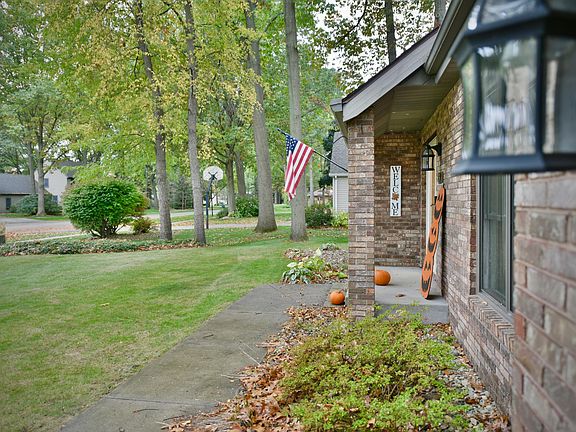5th image of 4300 White Pine Cir
