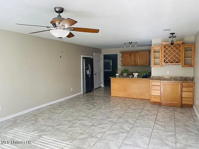 Building Photo - 63739 Diamondhead Dr N