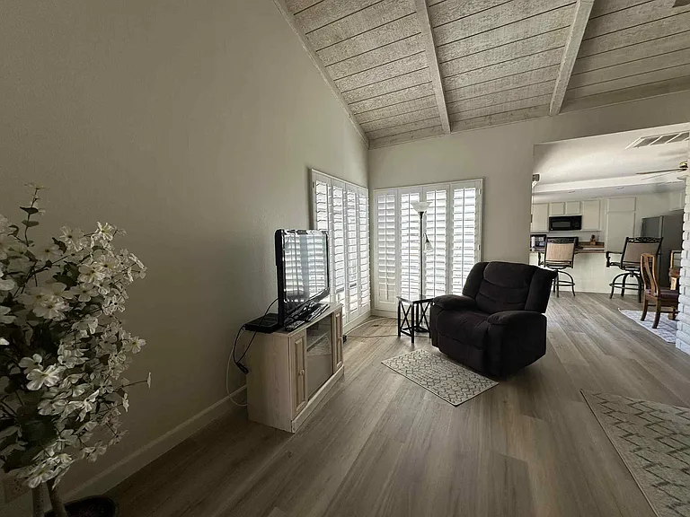 2350 E Miramonte Cir #E — Photo 13