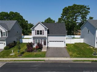 14 Hillcrest Dr, Southington, CT 06489