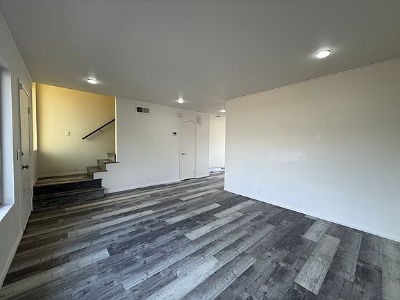 2nd image of 3512 Driftwood Pl
