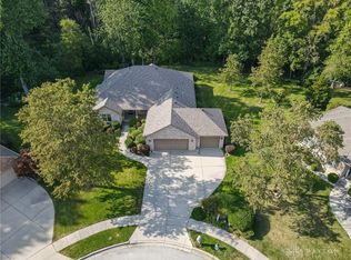 237 Old Carriage Dr, Englewood, OH 45322