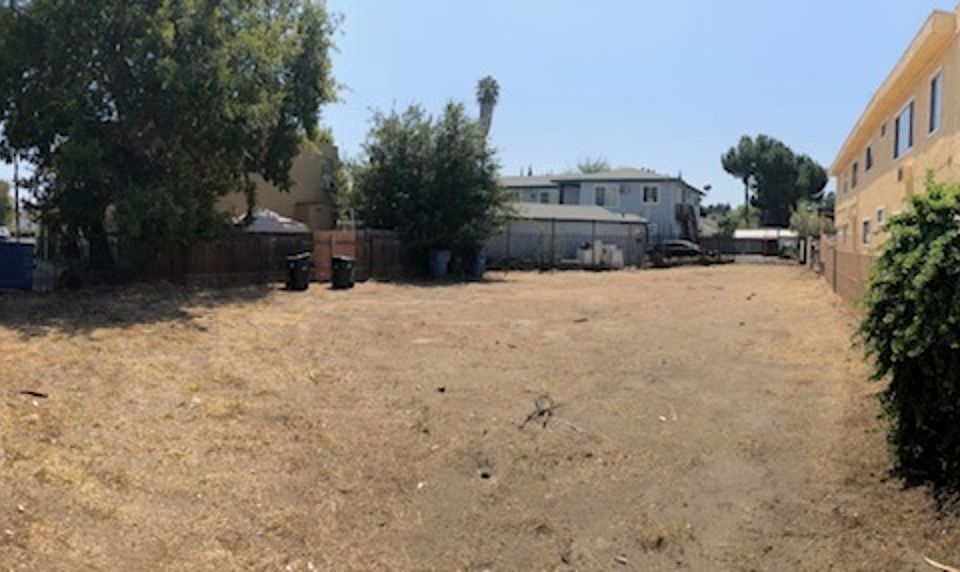 1st image of 13340 Vanowen St