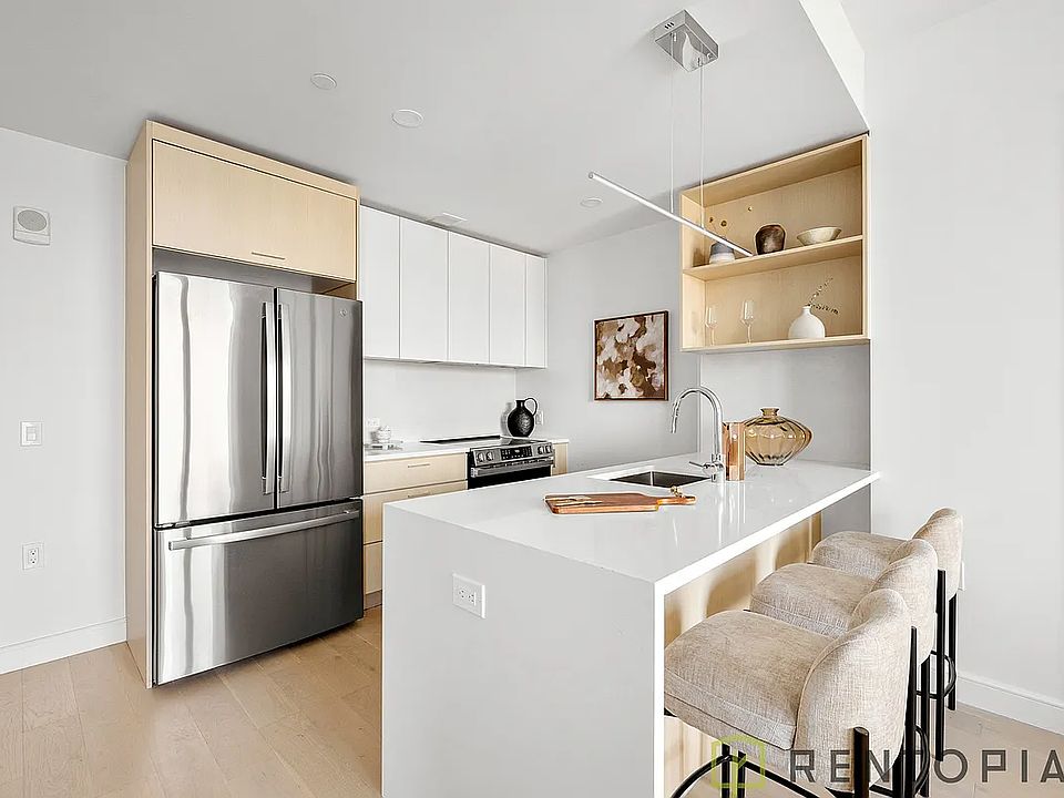 1st image of 554 W 46th St #349