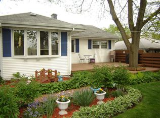 222 Rouse Ave, Mundelein, IL 60060