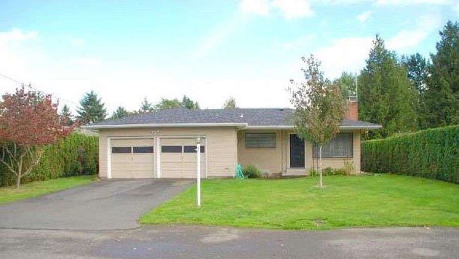 2nd image of 320 NE 141st Ave