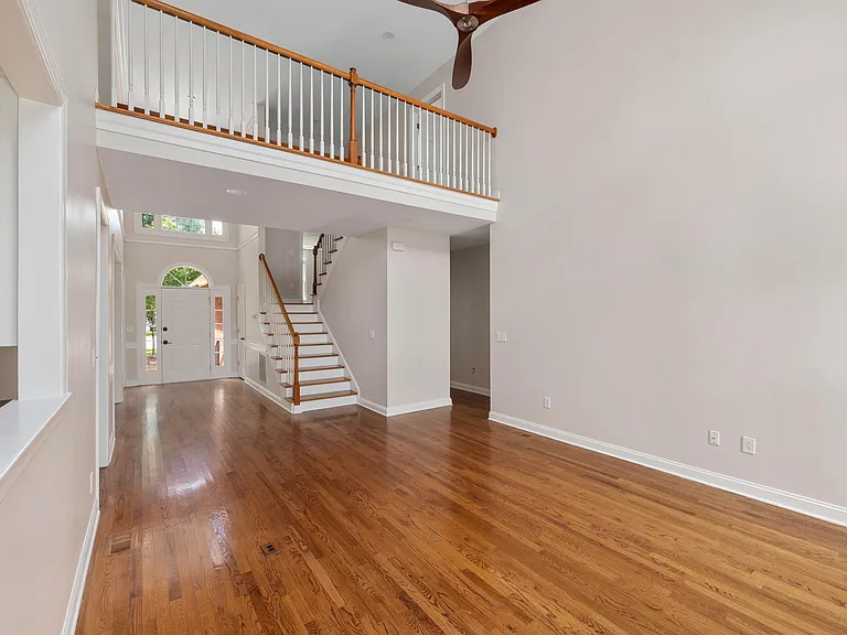 1204 Wynnwood Ct — Photo 32