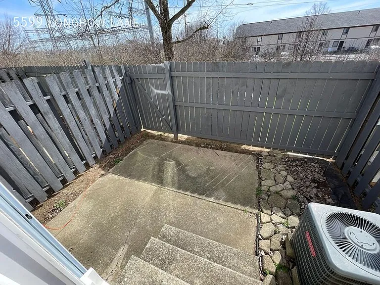 5599 Longbow Ln — Photo 20