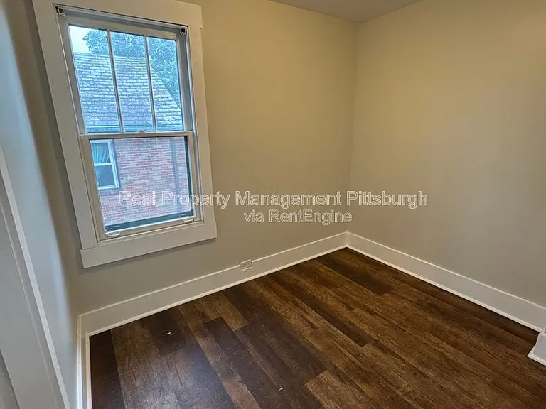 32 Sheridan Ave — Photo 7