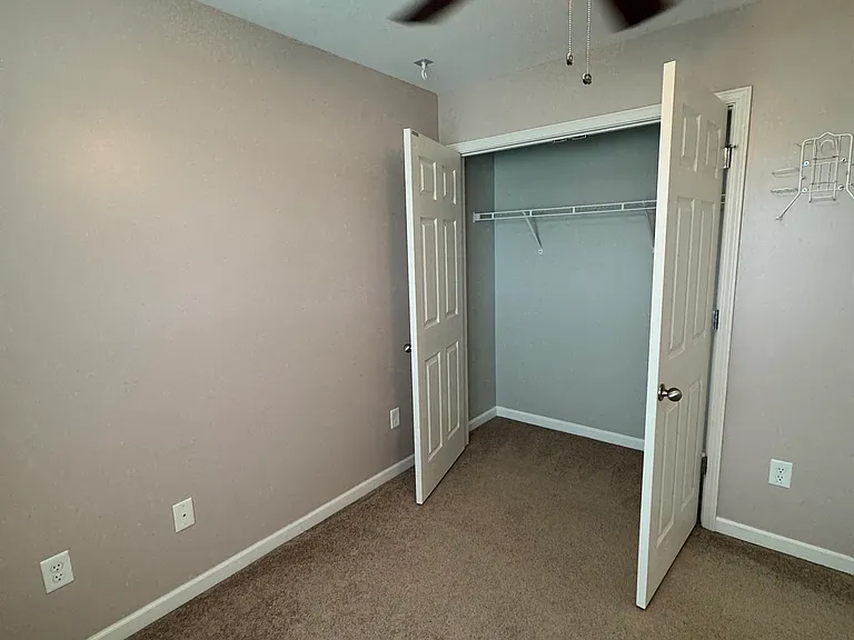 207 Bennington Dr — Photo 38